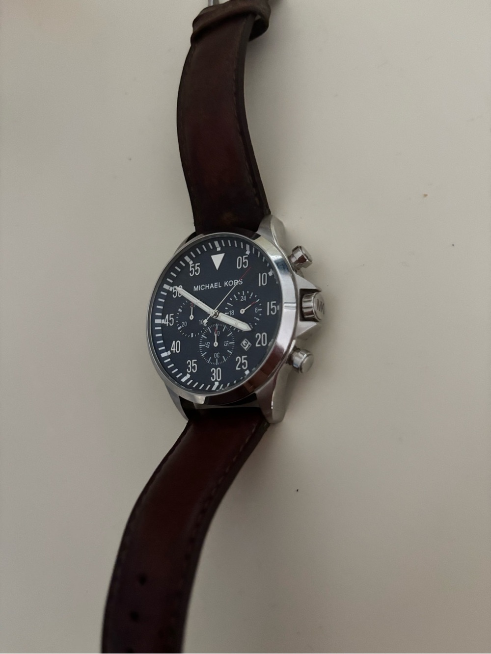 Watch - Picture 2 of 4